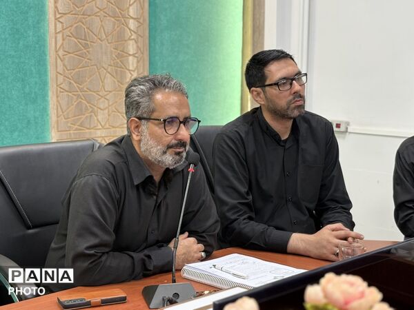 نشست هماهنگی مراسم استانی «احلی من العسل» در اسلامشهر