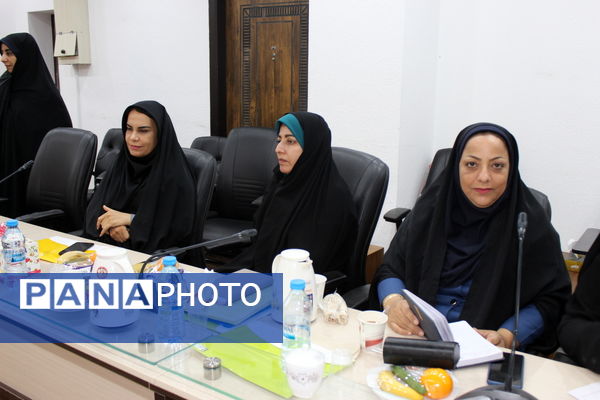 گردهمایی کارشناس مسئولان و کارشناسان مدارس و مراکز غیر دولتی استان بوشهر