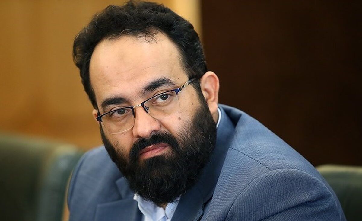 رهبری، حضور مردم را در خط مبارزه اقتصاد مقاومتی می‌دانند