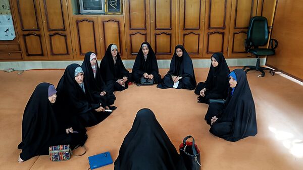  صحنه آماده‌سازی دوره تربیت مربی دختران حاج قاسم در کهگیلویه و بویراحمد 