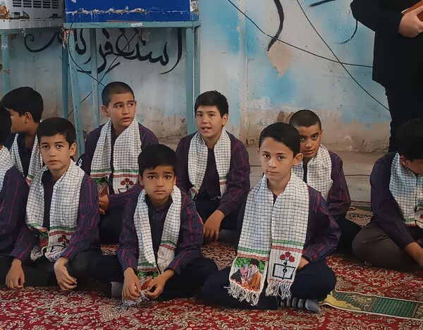 نماز جمعه با حضور مسئولان آموزش و پرورش نیشابور به مناسبت هفته بزرگداشت معلم 