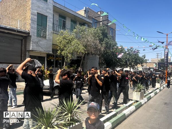 عزاداری پرشور ظهر عاشورا در شهرک ینگی امام