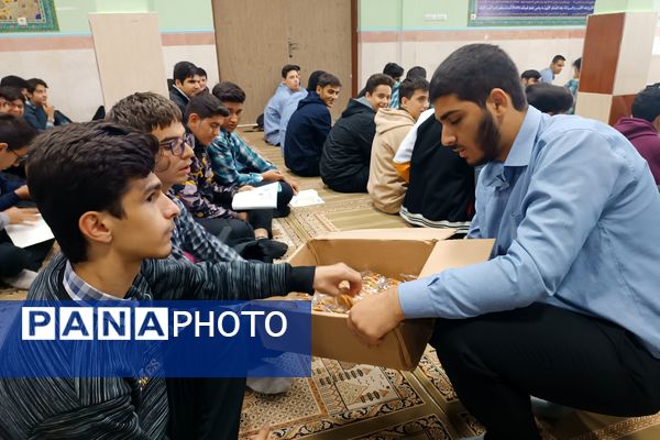 مراسم پرفیض زیارت عاشورا در دبیرستان‌ نمونه دولتی کاشانی‌پور فردیس