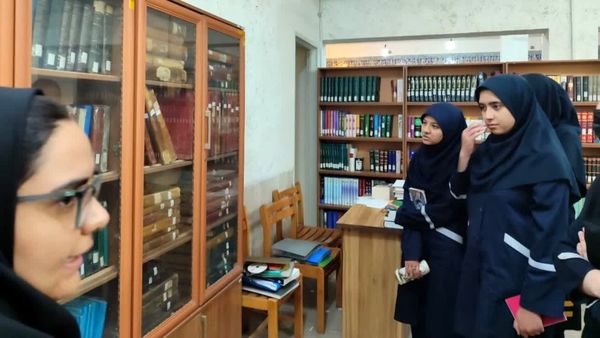 هفته مشاغل و بازدید دانش‌آموزان ناحیه 4 شیراز از دانشگاه فرهنگیان 