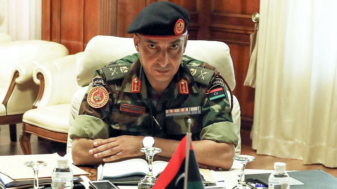 هواپیمای حامل فرمانده ارتش لیبی سقوط کرد