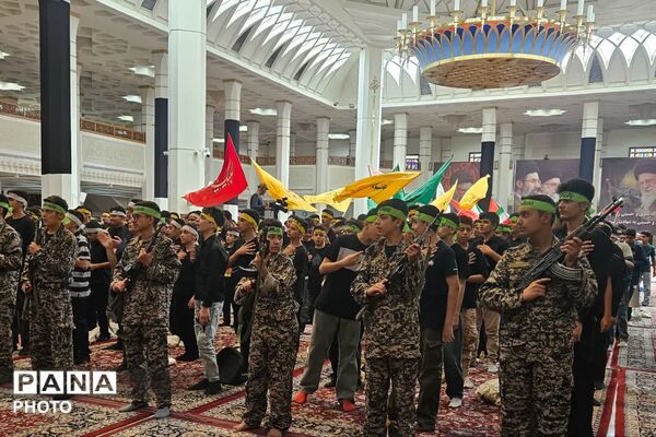نوجوانان عاشورایی در حرم شاهچراغ(ع) - 3