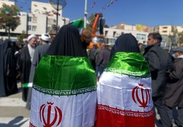سنگ تمام آبادانی‌ها در سالروز جشن انقلاب
