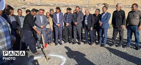 آیین کلنگ‌زنی مدرسه فرهنگ در چم‌خلیفه سامان