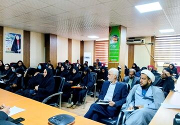 برگزاری دوره توانمندسازی مدیران متوسطه اول و دوم در شهرستان عنبرآباد