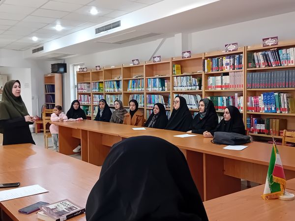 قرائت وصیت‌نامه امام خمینی(ره) در کتابخانه شهید بهشتی