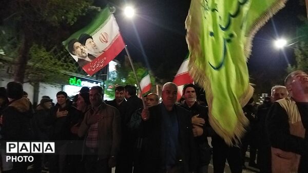 دسته عزاداری روستای اردمه در مراسم چهلم رهبر شهید و شهدای میناب در حسینیه امام 
