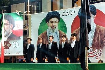 از گام های استوار، تا قلب هایی که به عشق وطن می‌تپد، همه زیر سایه پرچم سرافراز ایران