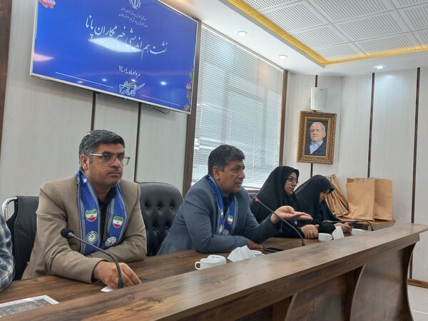 نشست صمیمی دانش‌آموز خبرنگاران پانا ناحیه 3 مشهد با مدیر سازمان دانش آموزی خراسان رضوی