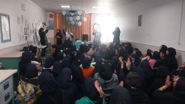 جشن ولادت امام زمان (عج)در مدرسه عزت طلایی