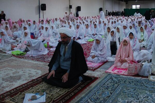 جشن فرشته‌ها در شهر قیامدشت ری یک