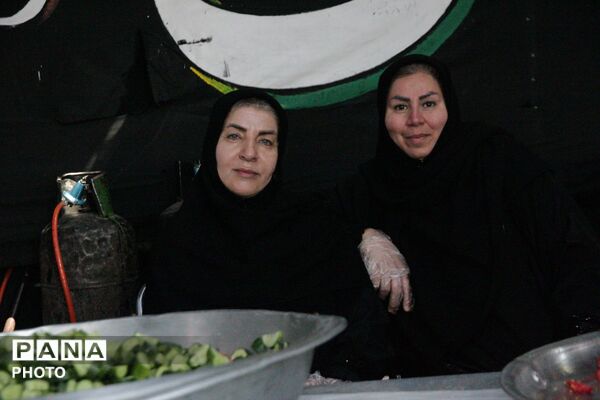 پذیرایی از کاروان‌های اربعین در موکب سازمان دانش‌آموزی شهرستانهای استان تهران