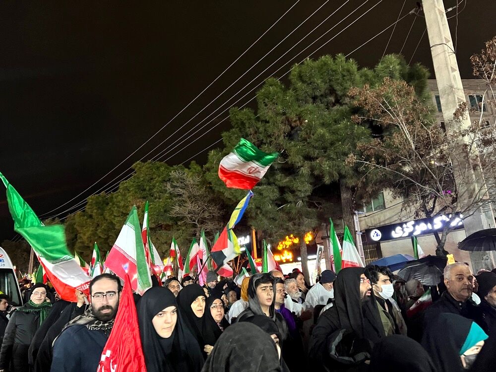 حضور باشکوه مردم کرج در شب بیست و هفتم