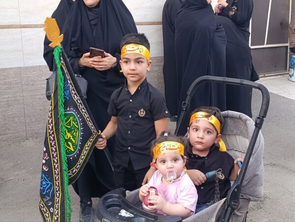 اجتماع بزرگ نوجوانان حسینی در دسته عزای احلی من العسل در کاشان
