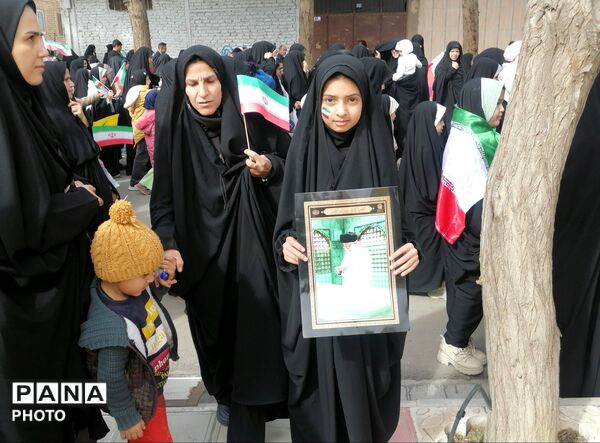 راهپیمایی نوجوانان و کودکان در روز قدس در شهرستان خلیل آباد