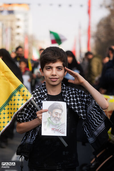 با تو قد می‌کشیم...