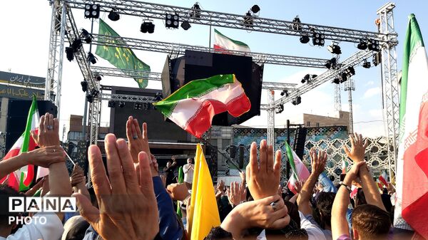 قلب هایی مملو از عشق به ولایت در تهران
