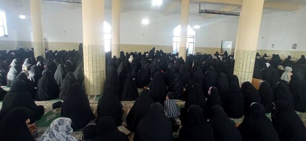 اقامه‌ نماز‌ عیدفطر در شهر وردنجان