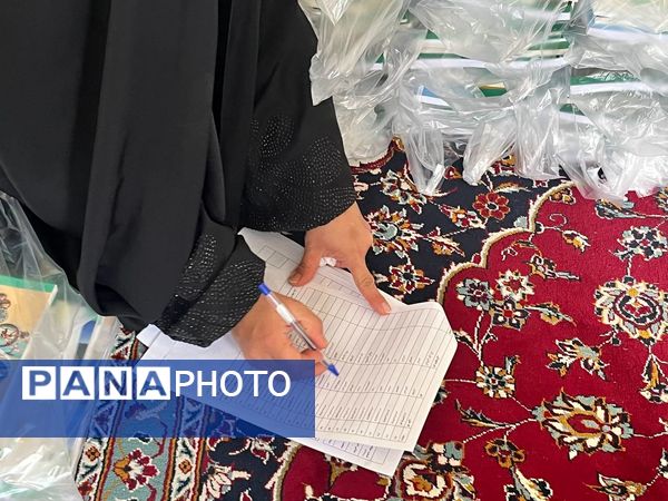 توضیح کتاب‌های درسی در مدارس منطقه ۱۵