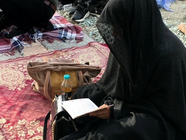 برپایی مراسم دعای عرفه در گلستان شهدای اصفهان