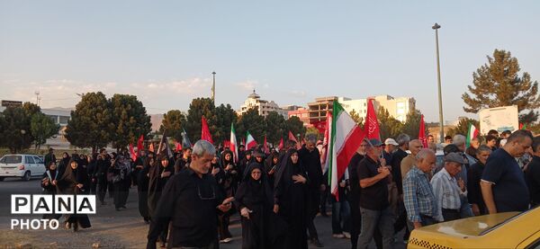 پیاده رویی جاماندگان اربعین حسینی از میدان مادر تا میدان شهرداری  ساوجبلاغ