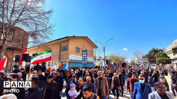 تشیع پیکر مطهر شهید پاسدار محمد صادق نظافتی در کاشمر 