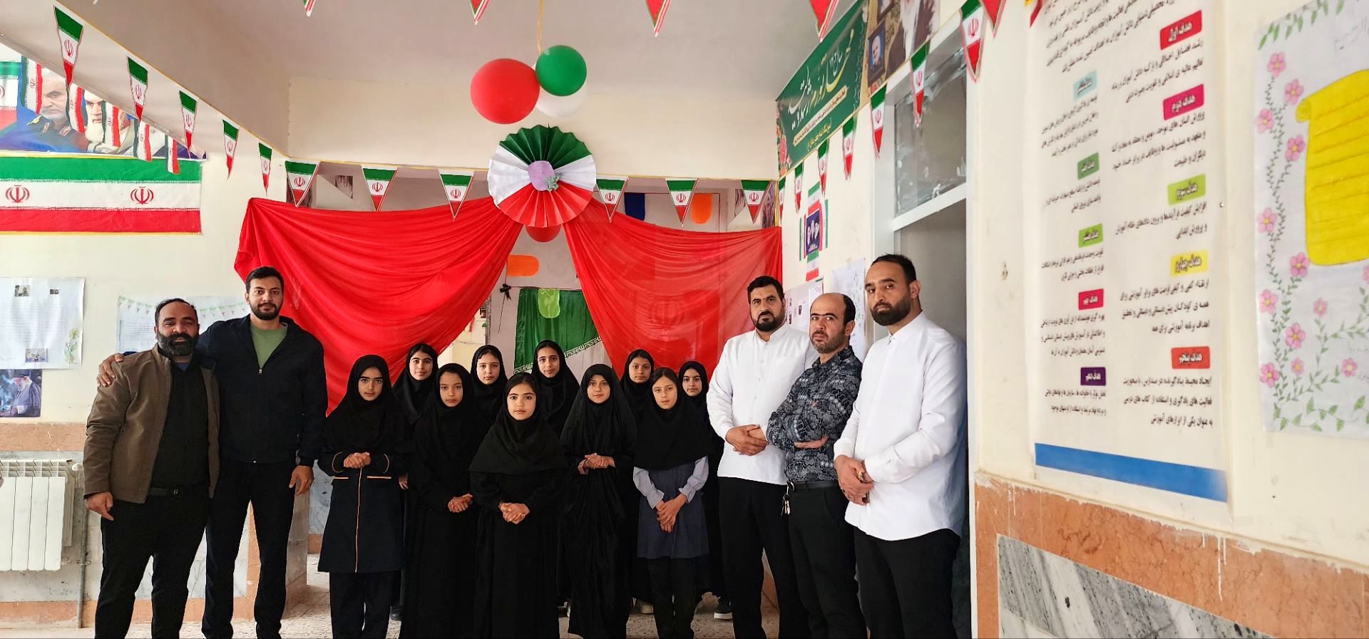عطر انقلاب در دبستان امام جعفر صادق(ع) روستای تونه شهرستان باخرز
