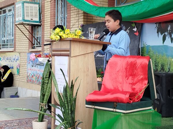 آغاز سال تحصیلی جدید و نواختن زنگ مهر در کاشمر