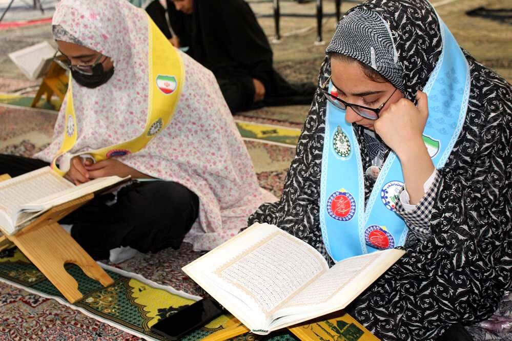 اعتکاف دانش‌آموزی در شهر کرمان