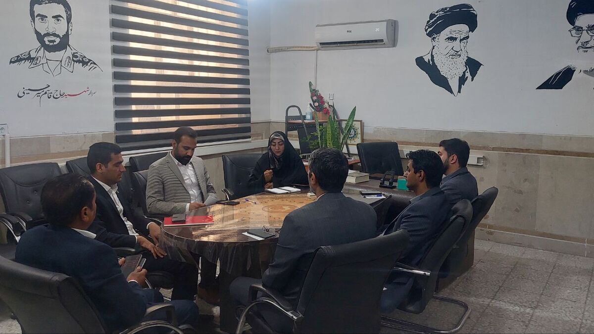 نشست هم‌اندیشی مدیر‌سازمان دانش‌آموزی استان با معاونین پرورشی‌و‌تربیت بدنی قطب سیستان برگزار شد 