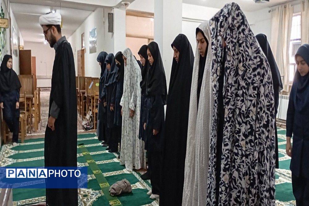 زنگ نماز در روز اول ماه مهر ۱۴۰۴در دبیرستان شهید مجید دهنوی نیشابور 