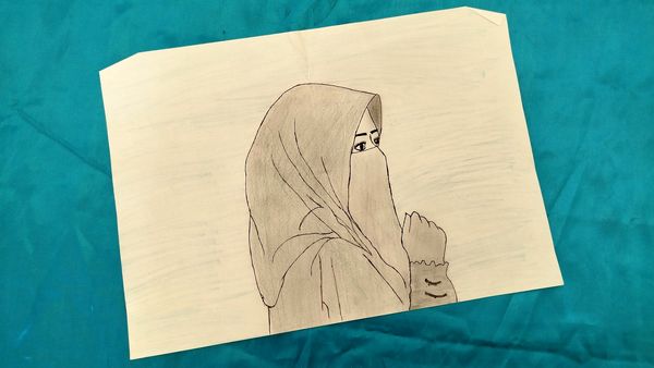 هم‌زمان با هفته فرهنگ و هنر؛ آثار هنری دانش‌آموزان دبیرستان بنت‌الهدی صدر در نورآباد به نمایش درآمد