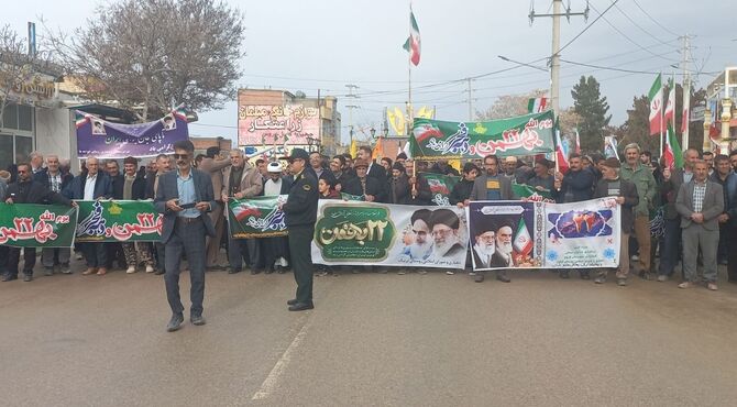 حضور نسل امید در راهپیمایی ۲۲ بهمن؛ صدای دانش آموزان در حمایت از انقلاب