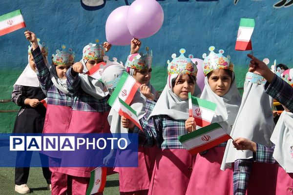 جشن شکوفه‌ها در مدارس بهارستان‌دو؛ آغاز سفری تازه برای کلاس اولی‌ها