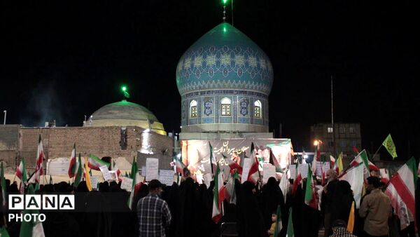 همایش تجدید بیعت معلمان قم با رهبر انقلاب