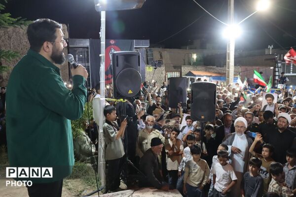 اجتماع شبانه کودکان و نوجوانان با «سلام فرمانده»