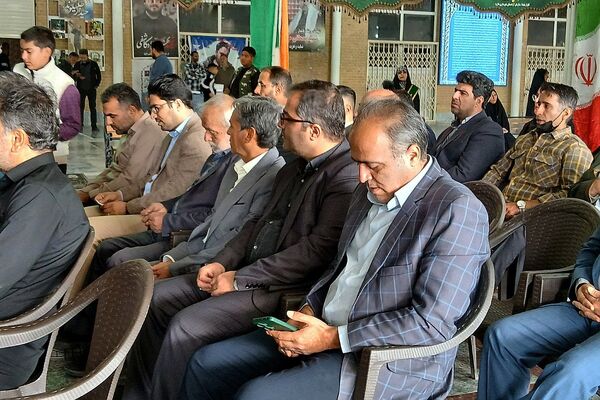 برپایی آیین غبارروبی مزار شهدا در هفته دفاع مقدس در ملارد 