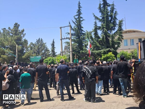 مراسم عزاداری ظهر عاشورا در روستای ولیان ساوجبلاغ