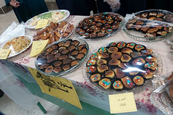 برگزاری جشنواره غذا در آموزشگاه الهام ناحیه دو شهرری 