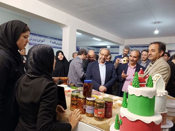 افتتاح اولین نمایشگاه و فروشگاه دستاوردهای هنرجویان مشهد