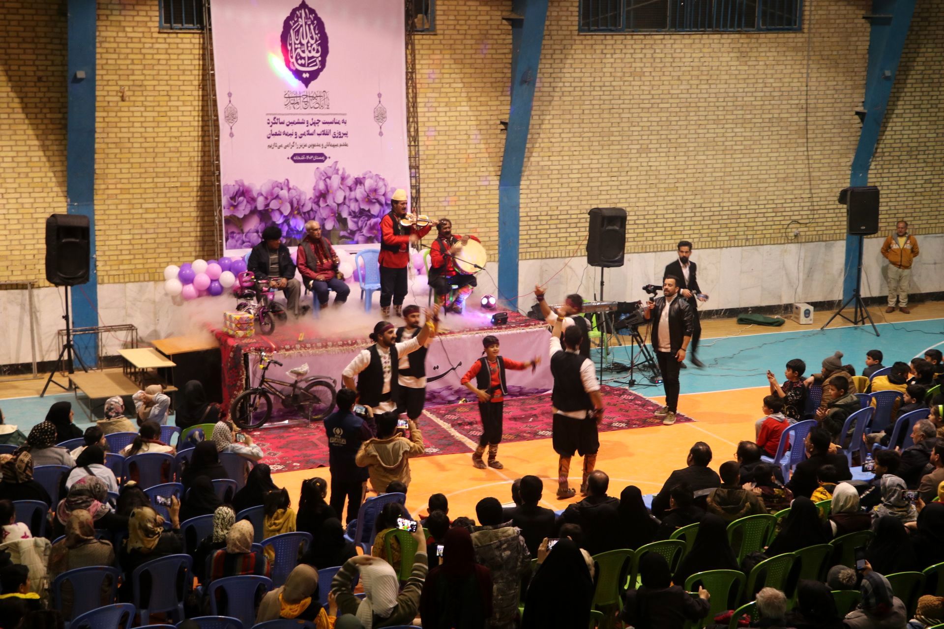 برگزاری جشن بزرگ انقلاب و نیمه شعبان در سالن خلیج فارس آشخانه 