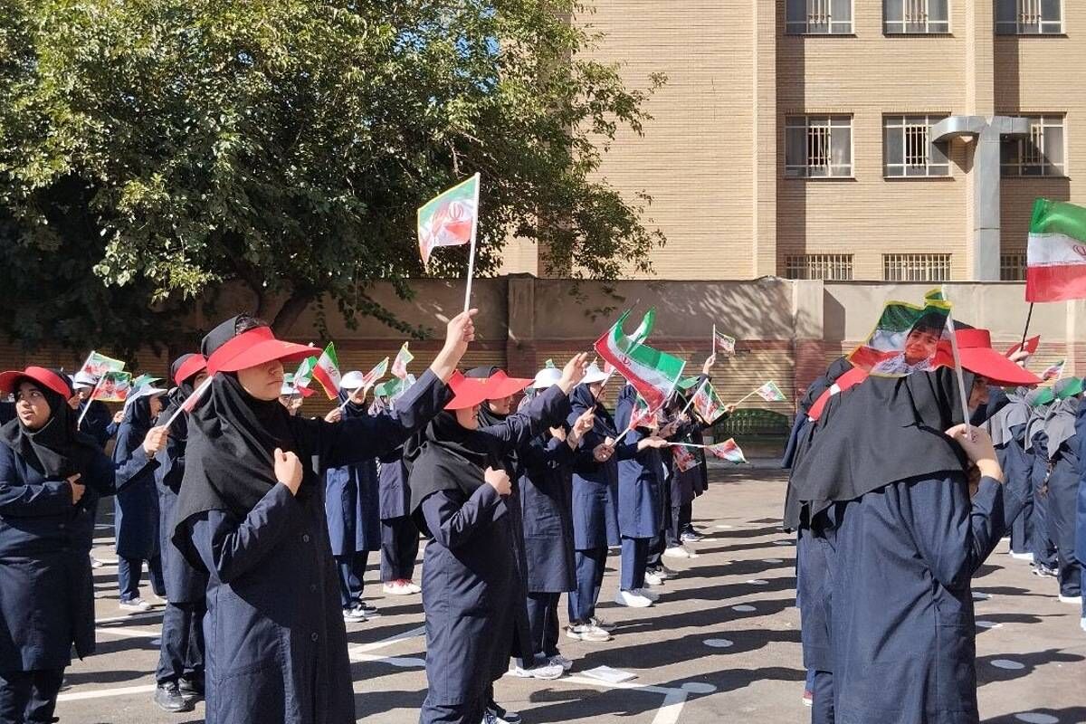 همدل و هم یاور دانش آموز
