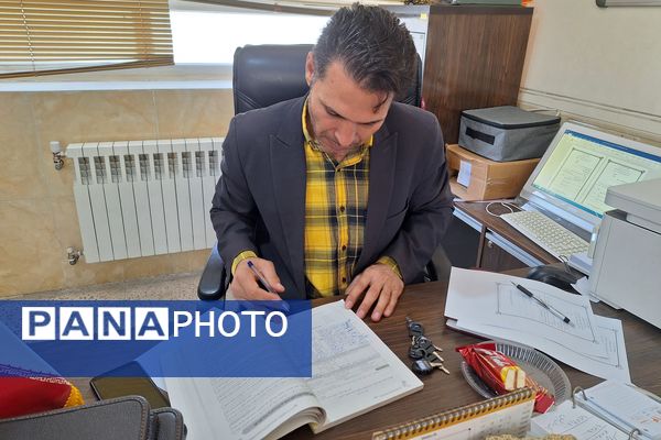 اولین جلسه انجمن اولیا و مربیان در آموزشگاه معارف ۶ شیراز 