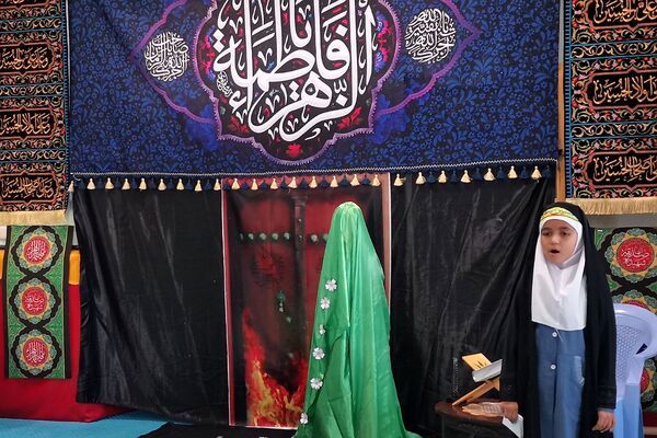 مراسم عزاداری و توزیع نذری به‌مناسبت شهادت حضرت فاطمه زهرا (س) در مدارس شهرستان ورامین