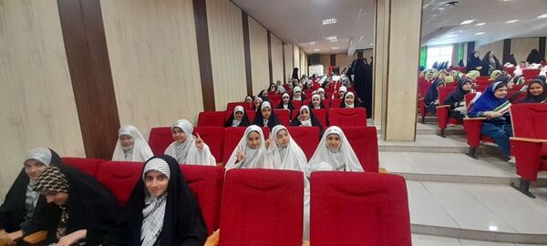 برگزاری چهل‌وسومین جشنواره فرهنگی و هنری فردا در البرز