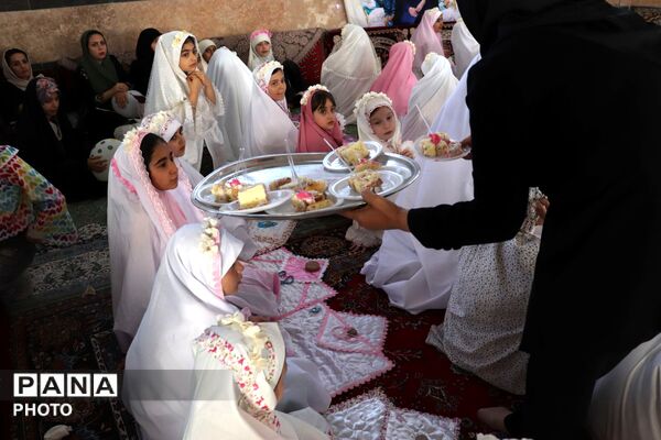 جشن تکلیف دختران اسلامشهری در مسجد الهادی (ع)